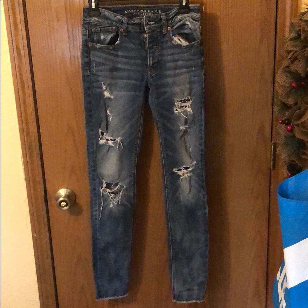 AE Long Tom-girl distressed jeans